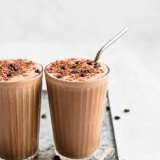 coffee delight smoothie-10 easy smoothie recipes to make by misspresident blog 